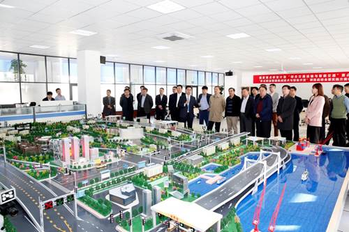 國(guó)家重點(diǎn)研發(fā)計(jì)劃“綜合交通運(yùn)輸與智能交通”重點(diǎn)專(zhuān)項(xiàng)項(xiàng)目啟動(dòng)會(huì)在我校成功舉行，聚焦多式聯(lián)運(yùn)智能集成技術(shù)與裝備開(kāi)發(fā)